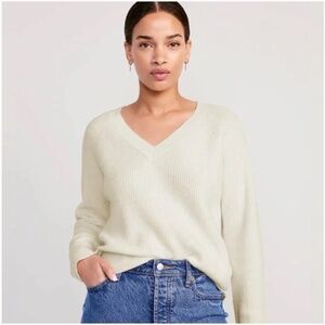 OLD NAVY SoSoft Loose V-Neck Sweater in Small